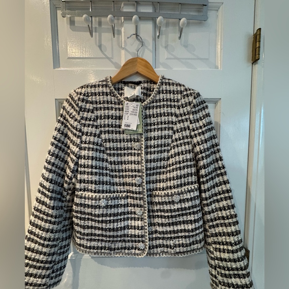 H&M rare cropped boucle tweed jacket gorgeous  white black  and crystal buttons